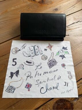 CHANEL Black Leather Sunglasses Case with Embossed Logo - Foldover Style